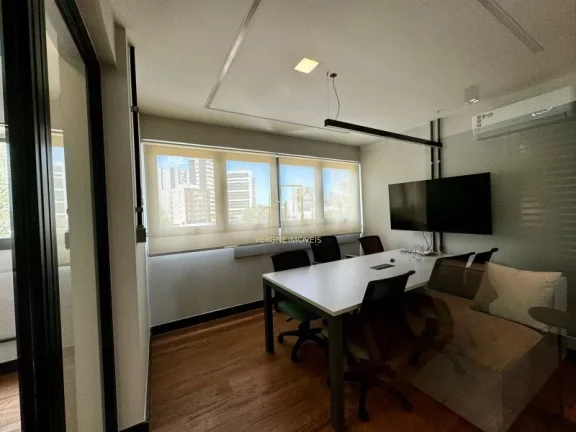 Imagem Excelente studio de alto padrão com varanda a venda no Caminho das Arvores