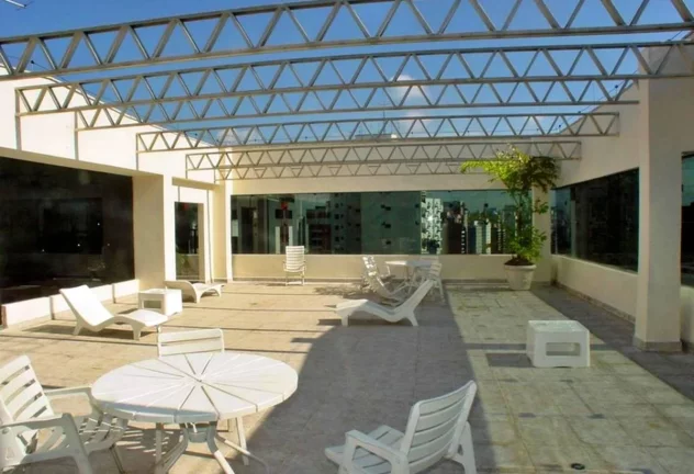 Imagem Flat disponível para locação no Saint Charles Residence Service, com 90m², 1 dormitórios e 1 vaga de garagem