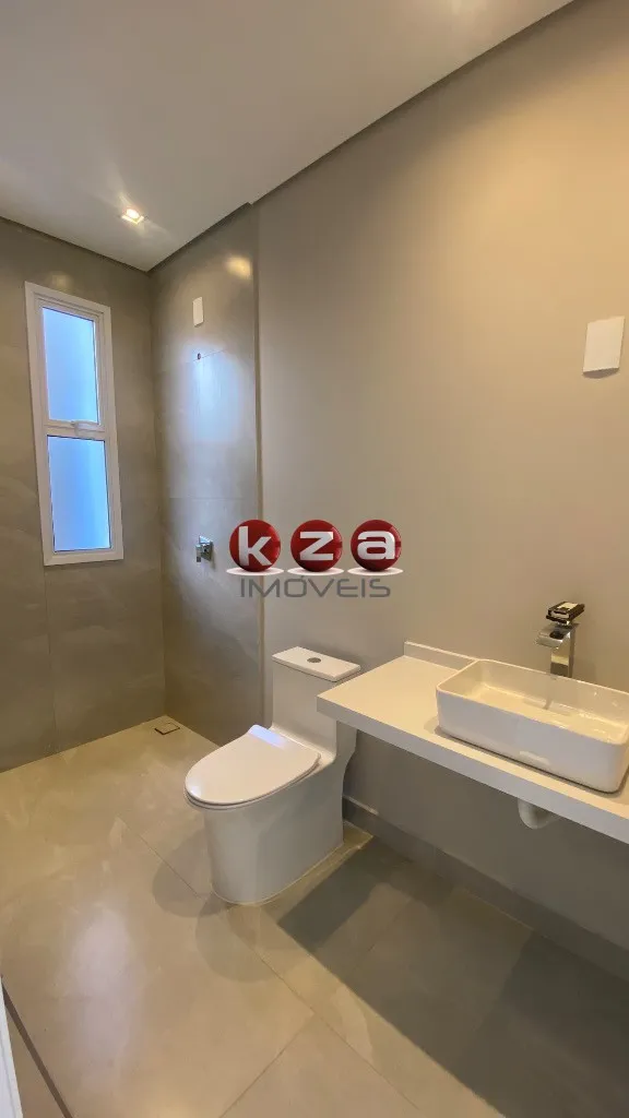 Imagem Casa de luxo em condomínio: 3 quartos, 3 suítes, 2 salas, 4 banheiros, 2 vagas, 157,49m² em Valinhos-SP.