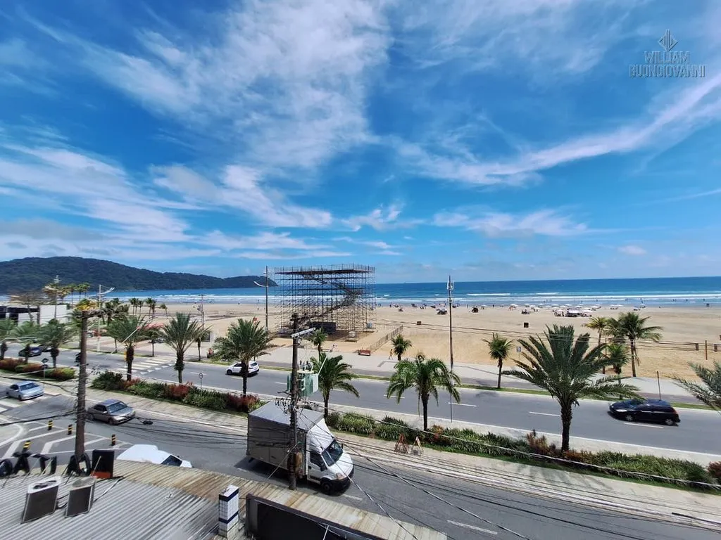 Imagem FRENTE TOTAL MAR no Boqueirão - 2 Dorms, 85m² e Vista Incrível!