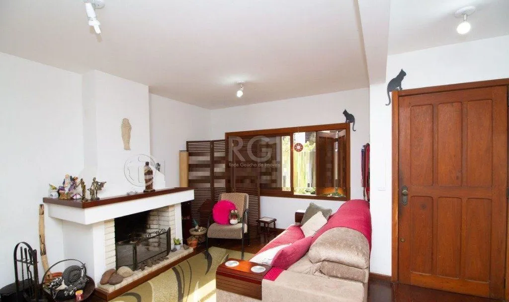 Imagem Casa Condominio para Venda - 195m², 4 dormitórios, sendo 1 suites, 2 vagas - Teresópolis