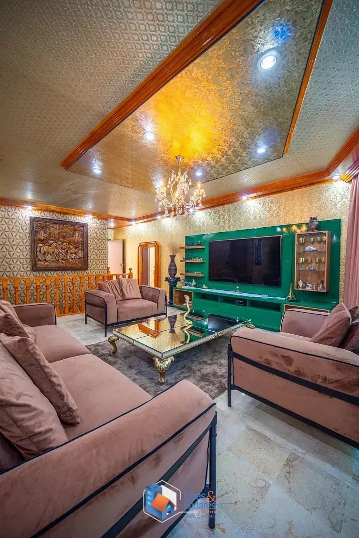 Imagem Sobrado para venda em Sumaré com 4 quartos, sendo 4 suítes, 380m²