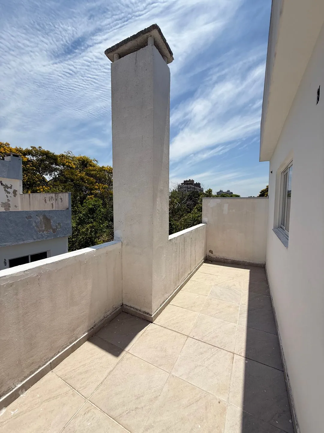 Imagem Casa à venda em Porto Alegre, Camaquã, com 3 quartos, 230m2