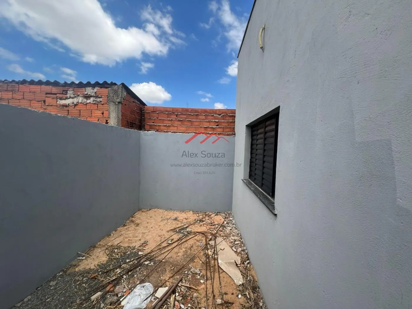 Imagem Casa para Venda em Hortolândia, Jardim Carmen Cristina, 3 dormitórios, 1 suíte, 2 banheiros, 2 vagas