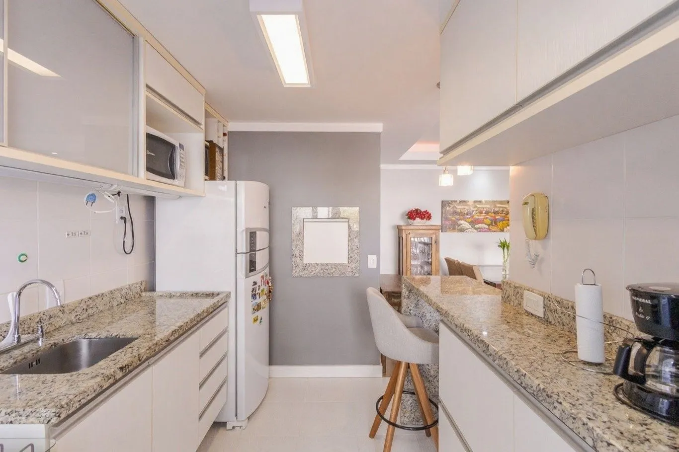 Imagem Vende-se apartamento com 2 quartos (1 suíte), 68m² e 1 vaga - Passo da Areia