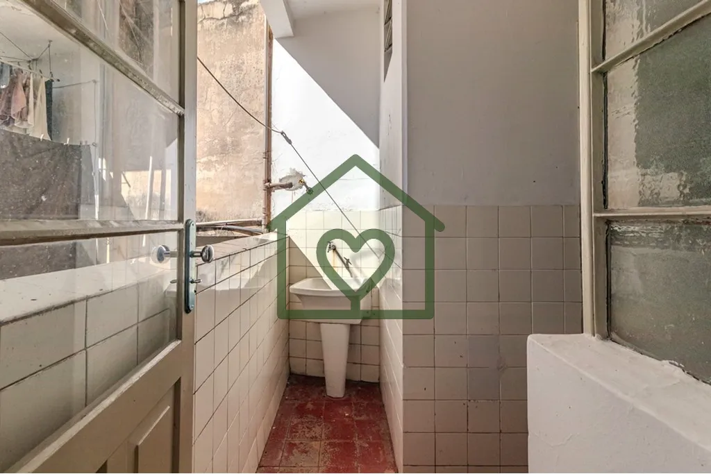 Imagem Apartamento de 3 dormitórios localizado no Centro Histórico, na Avenida Alberto Bins, 308. Imóvel...
