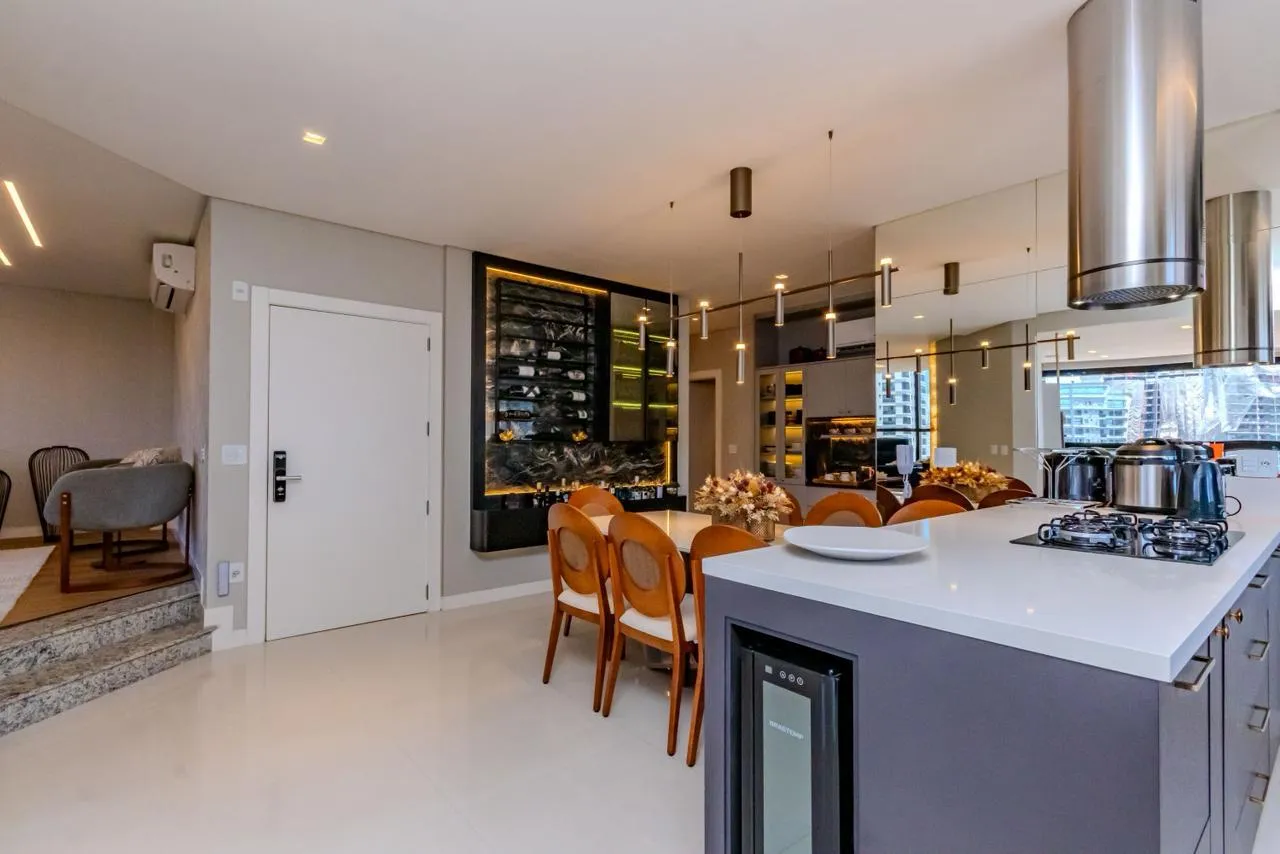 Imagem Apartamento com vista para o mar à venda com 200m2 por R$ 5.500.000,00