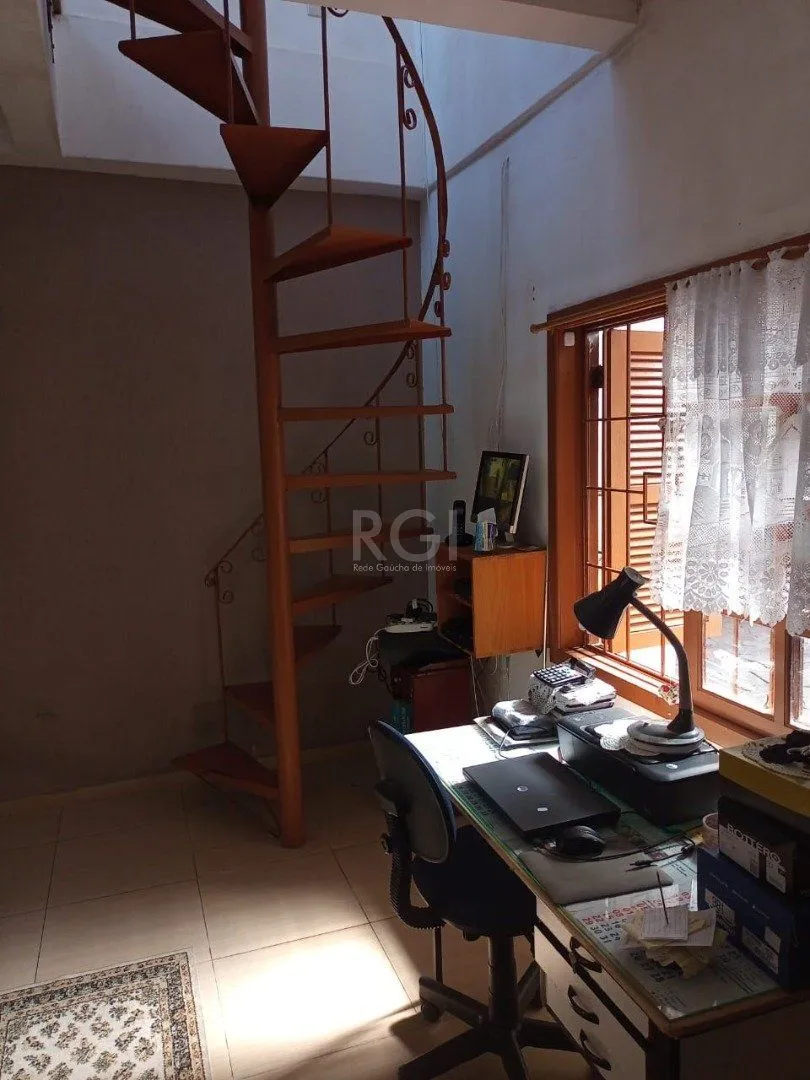 Imagem Casa para Venda - 180m², 3 dormitórios, sendo 1 suites, 2 vagas - Vila Nova