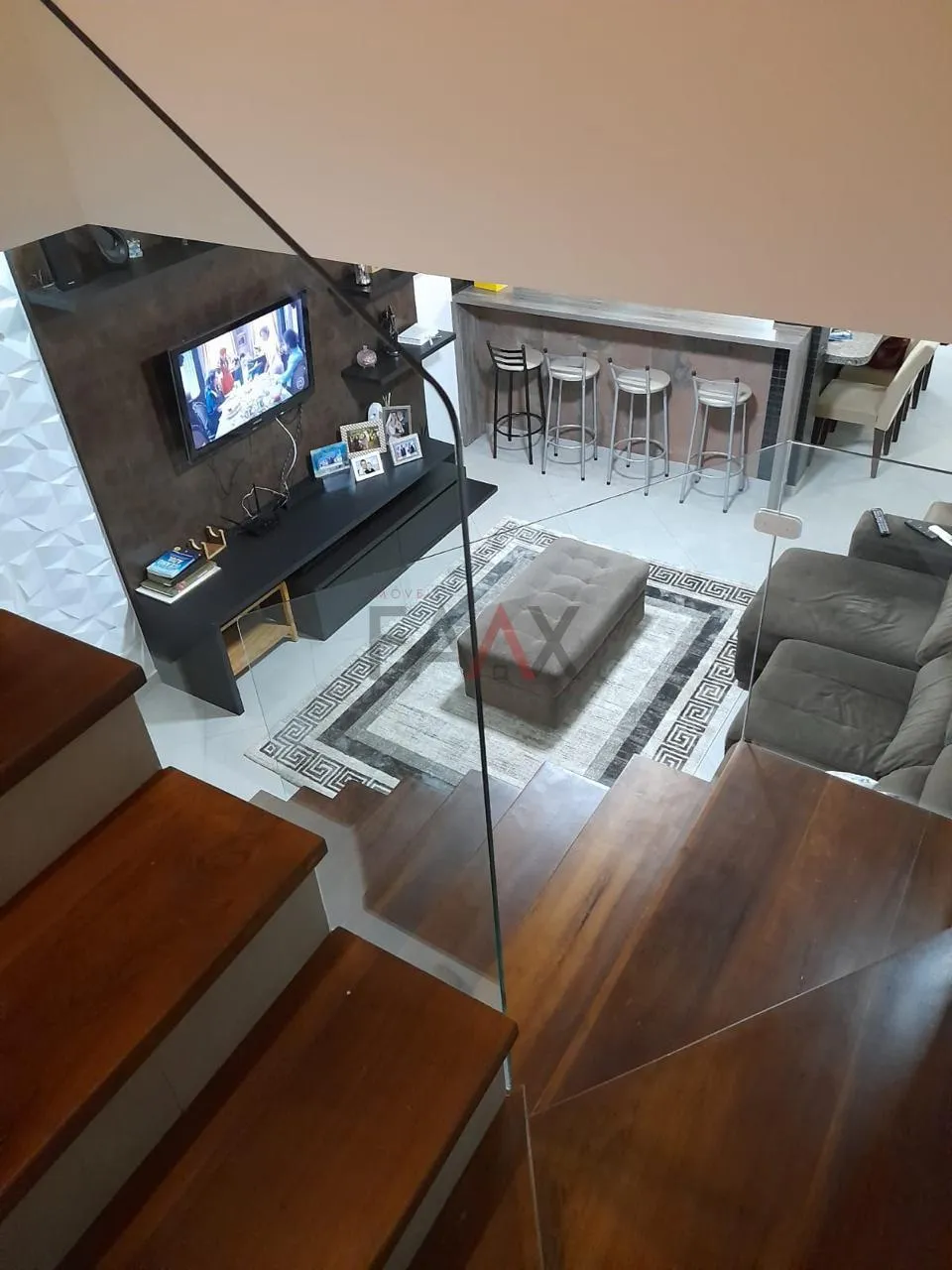 Imagem Sobrado Moderno com 2 Suítes, Sacadas e Excelente Acabamento