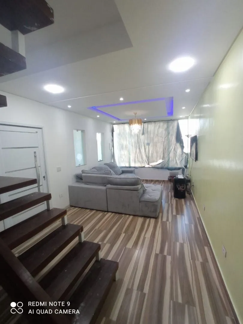 Imagem Sobrado com 3 dormitórios à venda, 350 m² por R$ 779.000,00 - Jardim Adriana - Guarulhos/SP
