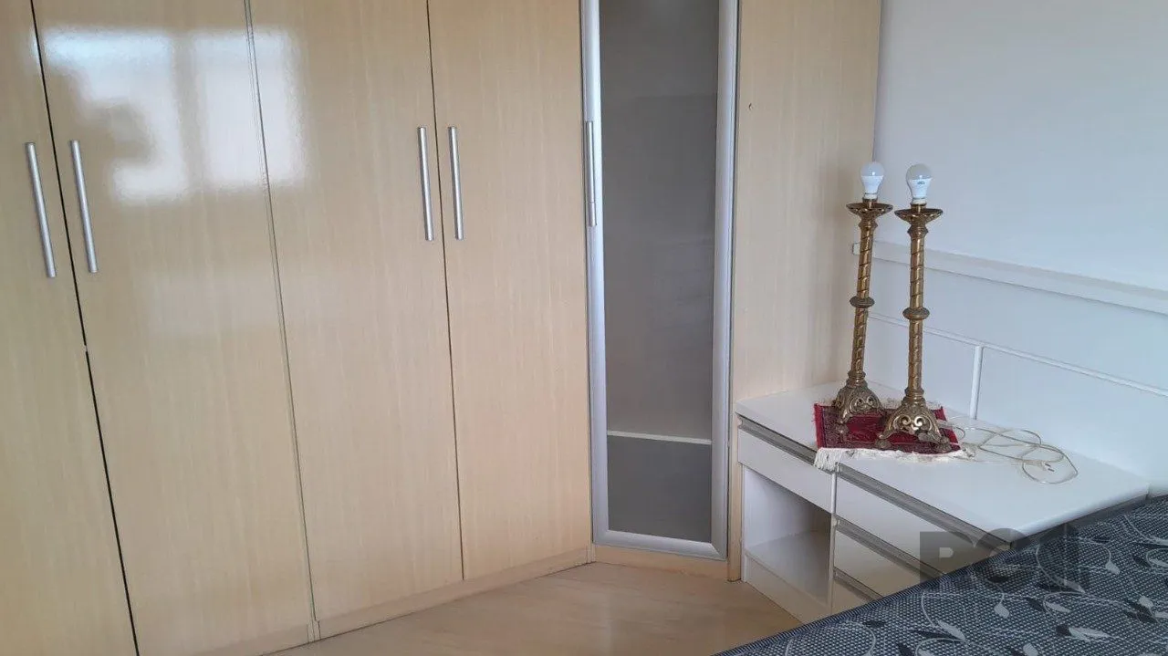 Imagem 2 Quartos ,mobiliado,frente,box duplo,próximo Cristovão Colombo