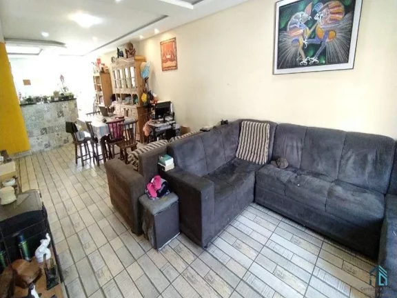 Imagem (PERMUTA) Sobrado a venda 05 quartos sendo 02 suítes em Curitiba PR
