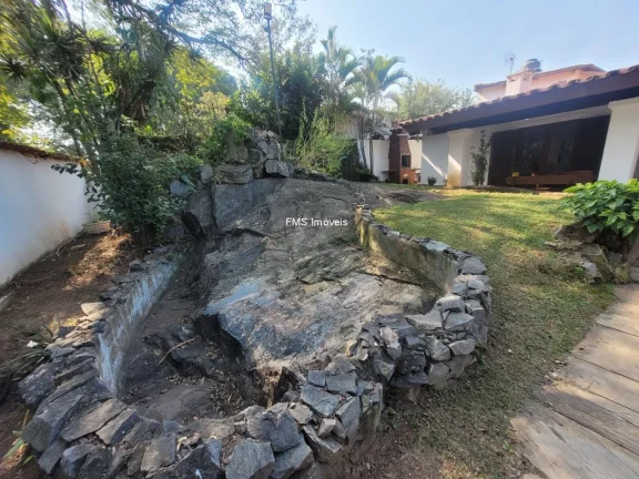 Imagem Casa Comercial de Luxo no Butantã, São Paulo-SP: 6 Quartos, 3 Salas, 7 Vagas de Garagem - 450,00m² de Área