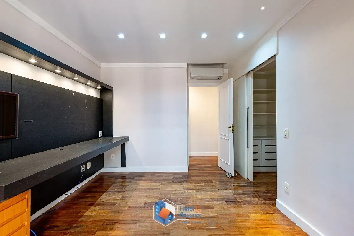 Imagem Casa no condomínio Los Andes para venda com 4 quartos, sendo 4 suítes, 479m²