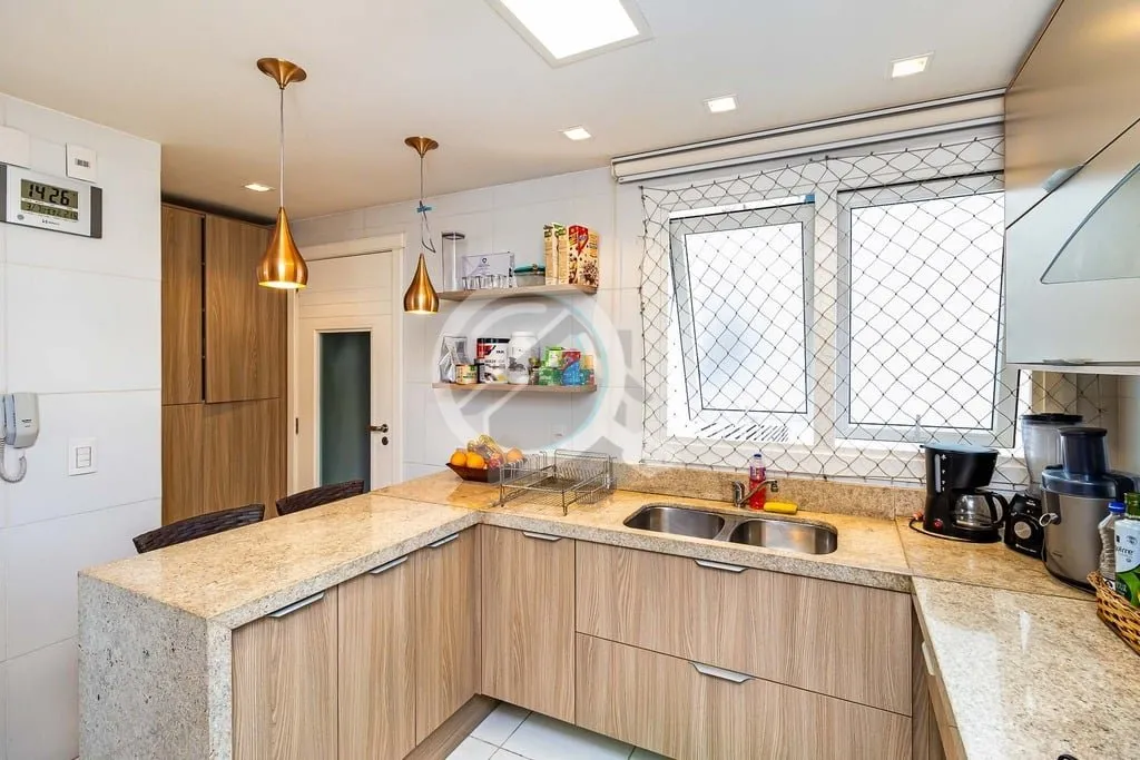 Imagem Desfrute do luxo em um apartamento totalmente mobiliado com 137m² de área privativa, composto por ...