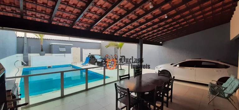 Imagem Sobrado com 5 dormitórios à venda, 340 m² por R$ 850.000,00 - Balneário Jequitibá - Itanhaém/SP