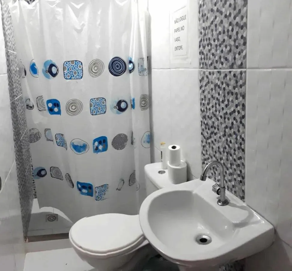 Imagem Casa em Condomínio para Venda em Cabo Frio / RJ no bairro Peró