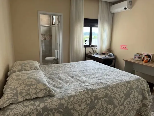 Imagem Lindo Sobrado à Venda em Condomínio Fechado em Sorocaba - 3 Suítes, Espaço Gourmet e Energia Solar