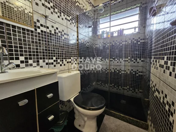 Imagem Casa com 2 Quartos (1 com varanda) à venda em Teresópolis!