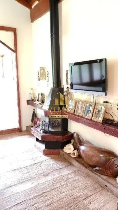 Imagem Sítio com 42000 m2, 06 suites, Piscina, Lago, Adega, Báia, Casa caseiro