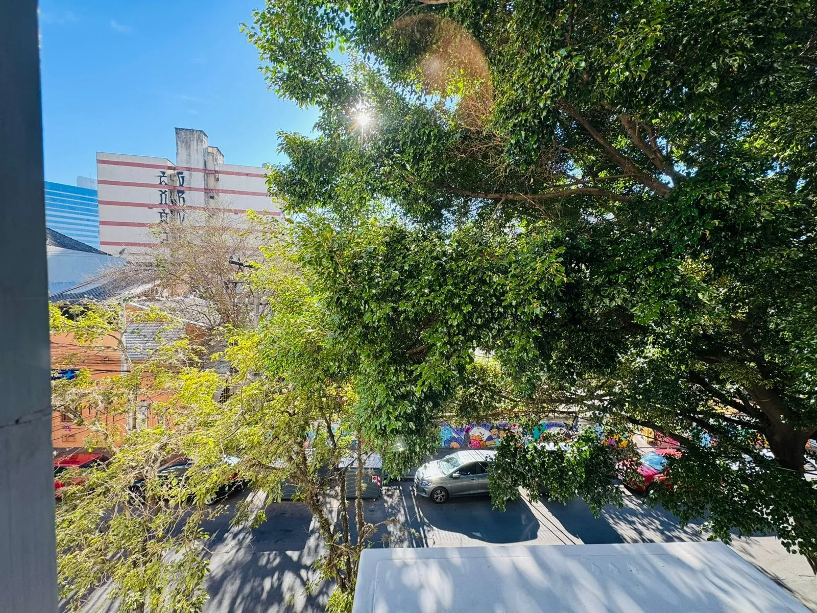 Imagem Apartamento Reformado, Ensolarado e a Poucos Passos da Redenção