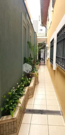 Imagem SOBRADO À VENDA, COM 200M² COM 3 DORMS SENDO 1 SUÍTE COM 2 VAGAS E ARMÁRIOS EMBUTIDOS NA COZINHA - OPORTUNIDADE VILA ROMANA