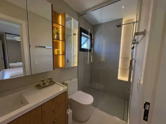 Imagem Casa alto padrão em condomínio fechado, 4 suítes sendo 1 master e 4 vagas, em Camboriú/SC