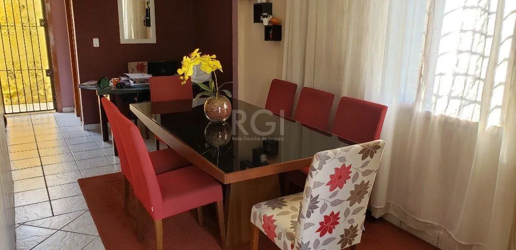 Imagem Casa para Venda - 200m², 8 dormitórios, 5 vagas - Teresópolis