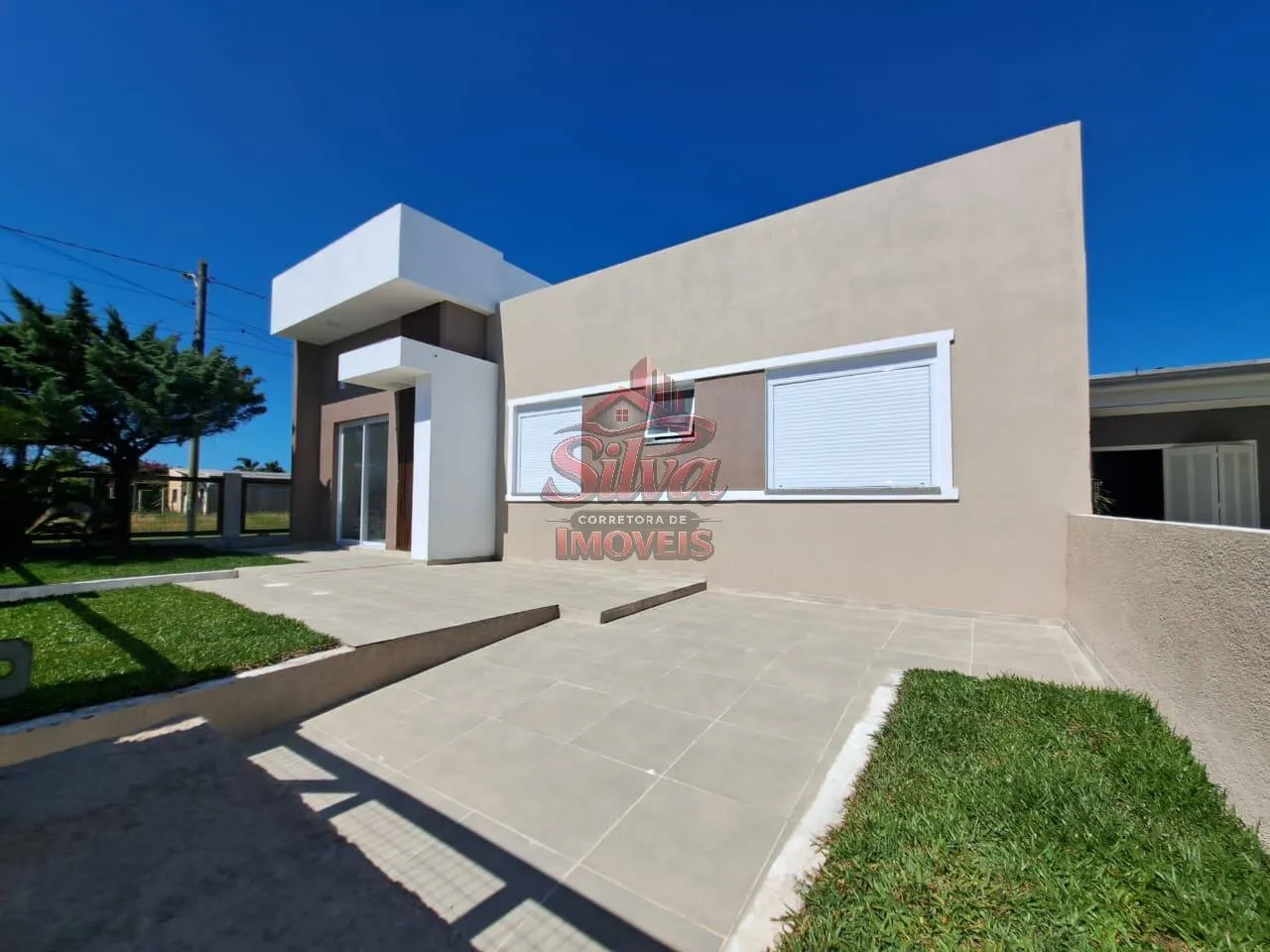 Imagem C1148 | Casa 3 dormitórios com piscina em esquina