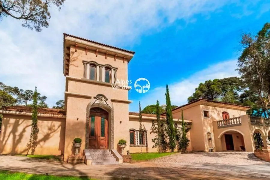 Foto do imóvel Vende-se Casa em Condominio com 4 suites a 5 minutos da Rua Coberta