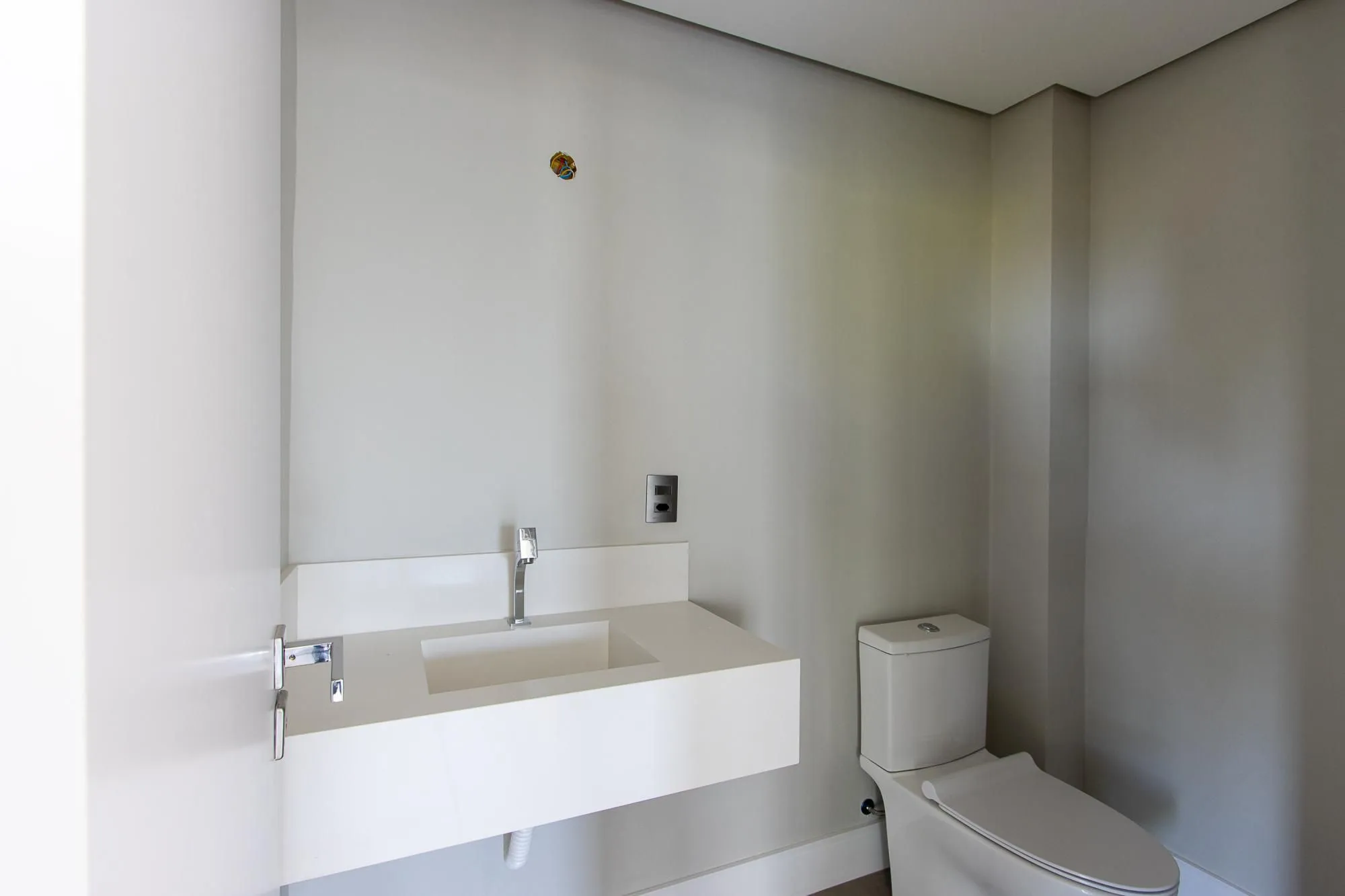 Imagem Casa em condomínio com conforto e exclusividade no bairro Tristeza