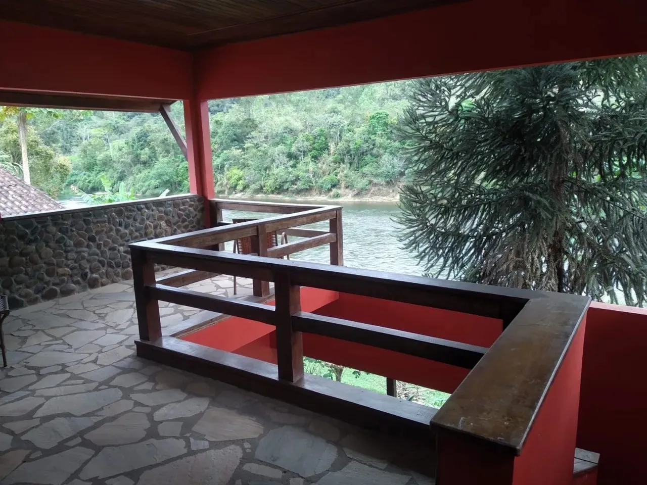 Imagem Fazenda à Venda com Pousada, Lago, Piscina e Áreas Arborizadas em 10.000m²