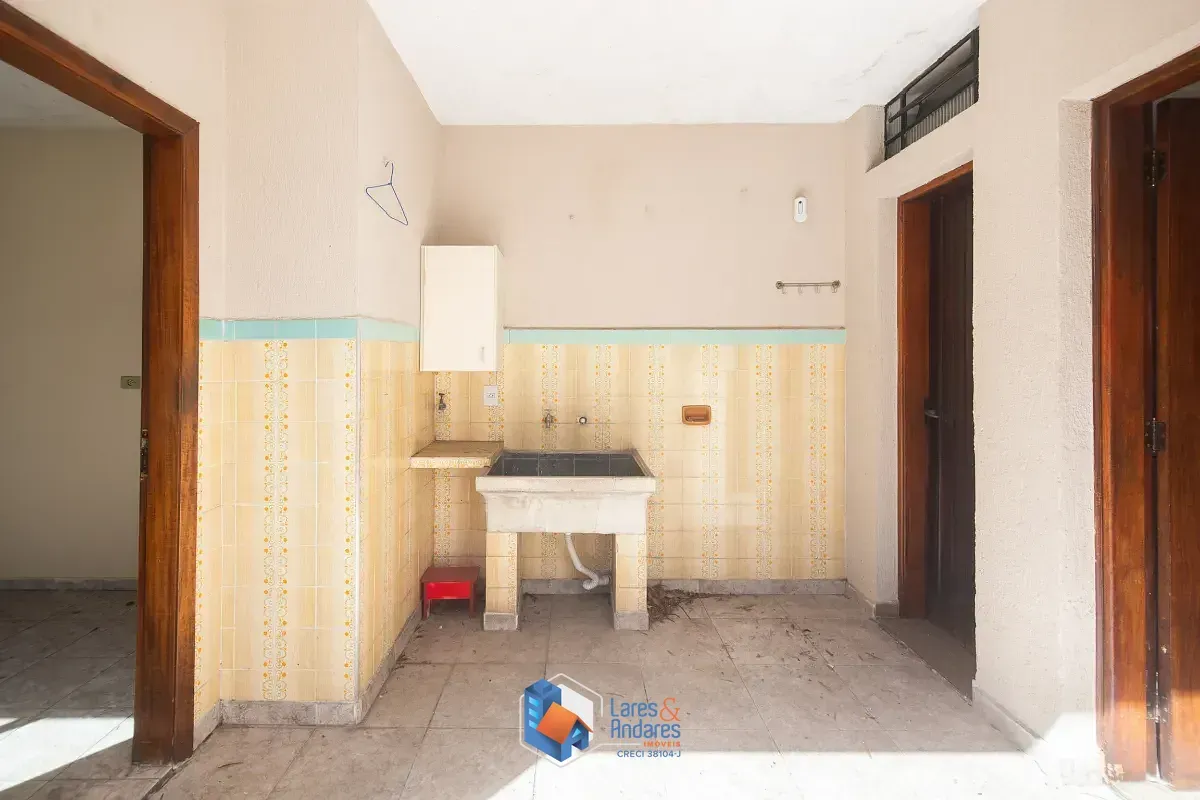 Imagem Casa para venda em Jardim da Glória com 6 quartos, sendo 2 suítes, 210m²