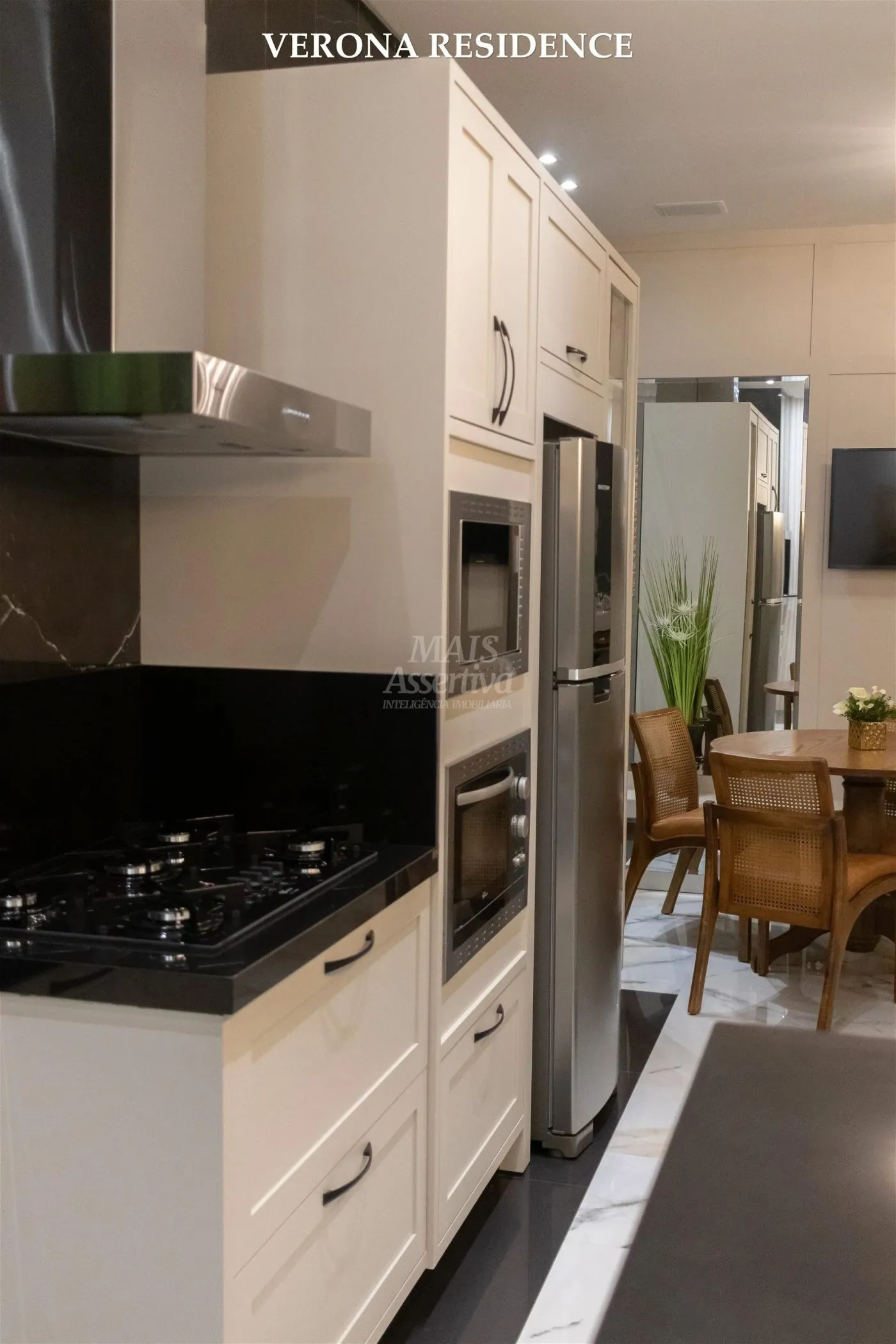 Imagem Excelente Apartamento com 03 Suítes para Venda em Itapema Meia Praia