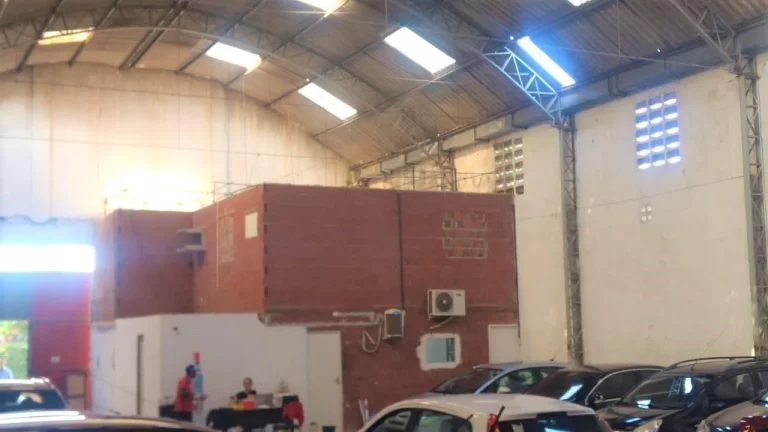Imagem Galpão para Venda em Recife, Cordeiro, 1 suíte, 1 banheiro, 5 vagas