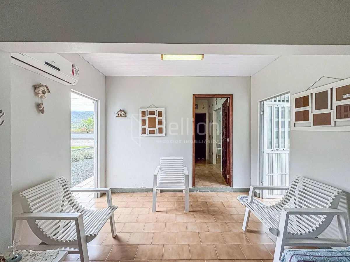 Imagem Casa com amplo terreno e potencial residencial/comercial no Centro de Rio dos Cedros
