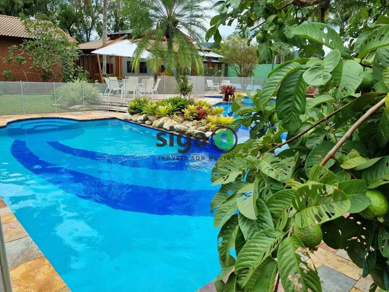 Imagem Casa a Venda em Condomínio Jardim Acapulco 5 quartos
