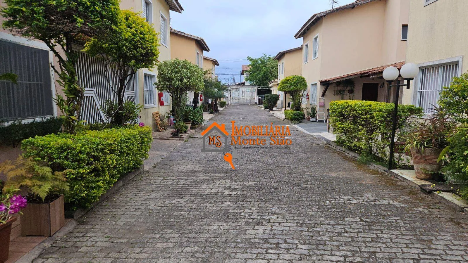 Imagem Sobrado com 2 dormitórios à venda, 80 m² por R$ 370.000,00 - Jardim Oliveira - Guarulhos/SP