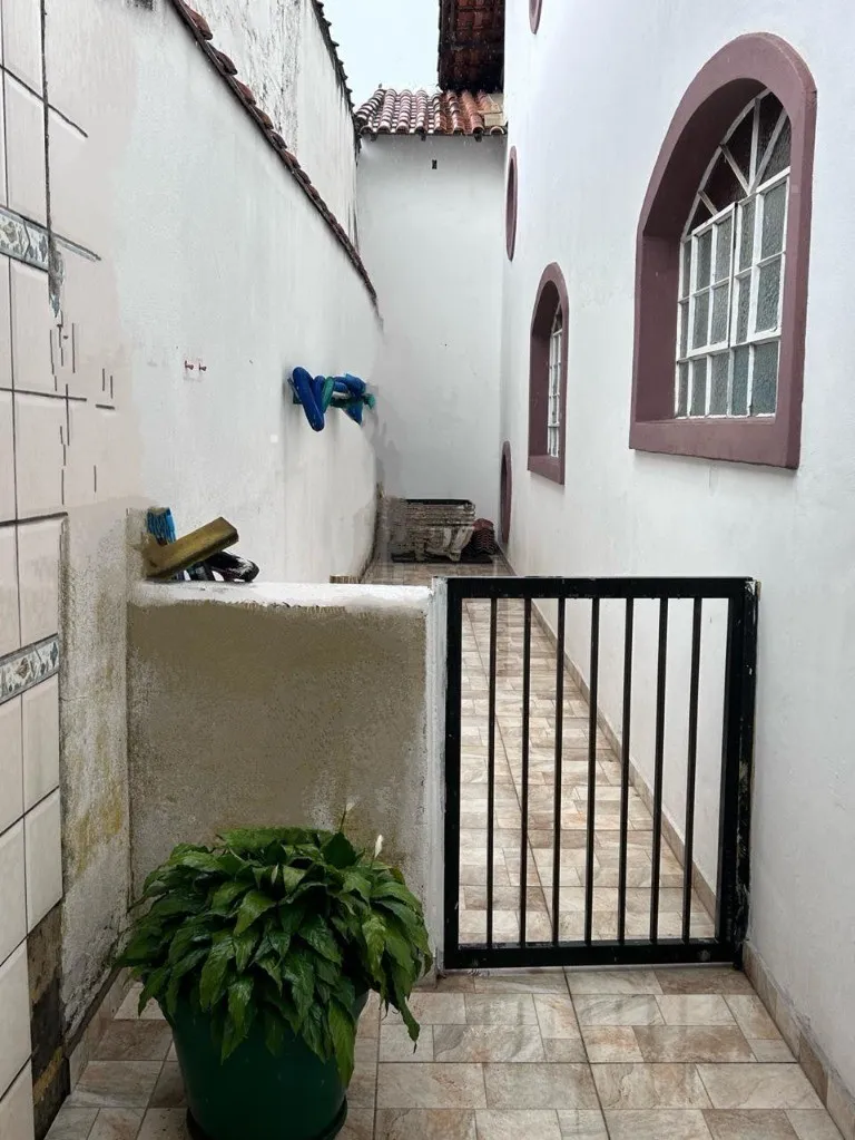 Imagem Imperdível casa à venda em Santo André-SP, Vila Humaitá: 3 quartos, 1 suíte, 2 banheiros, 3 vagas - 225m²!