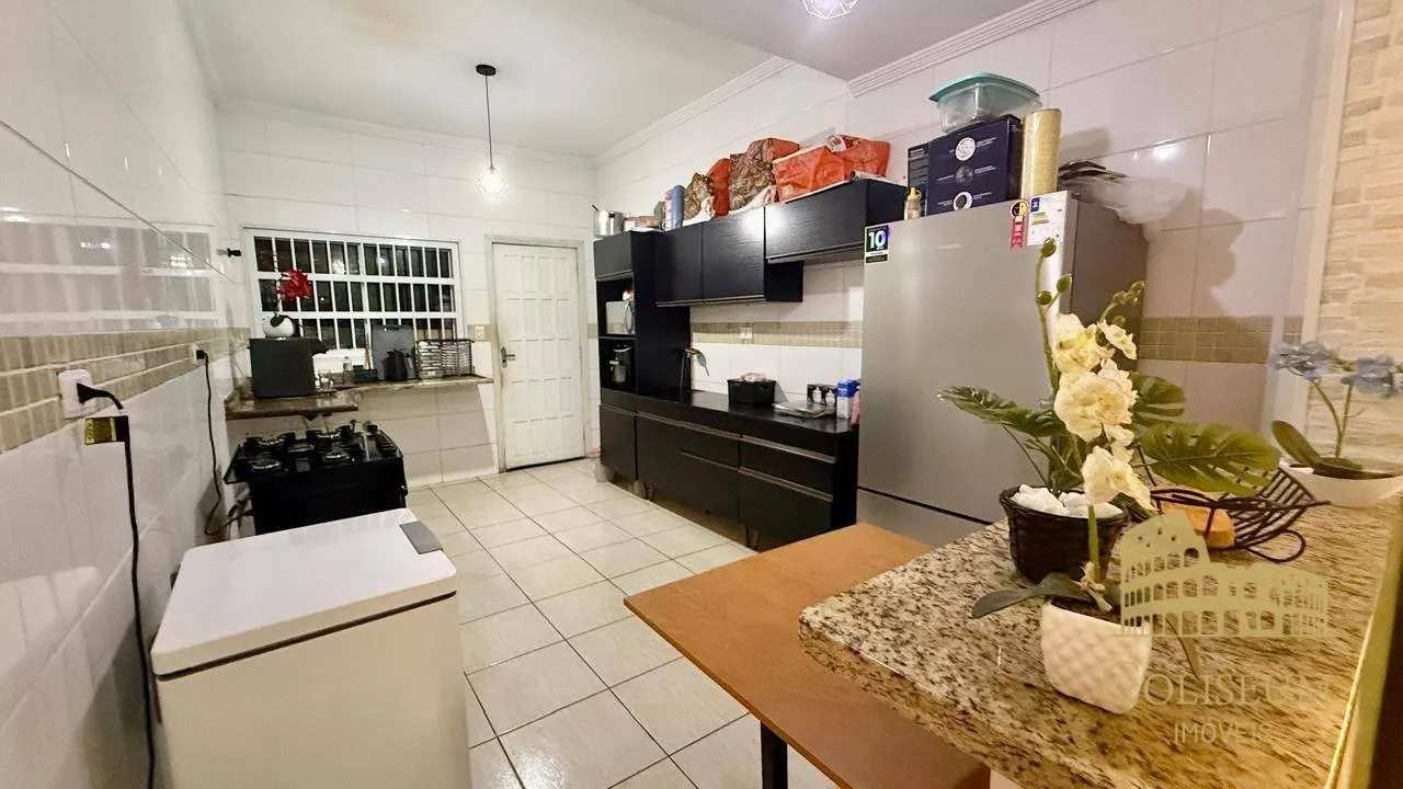 Imagem Casa com 2 dormitórios à venda por R$ 395.000,00 - Vila Assunção - Praia Grande/SP