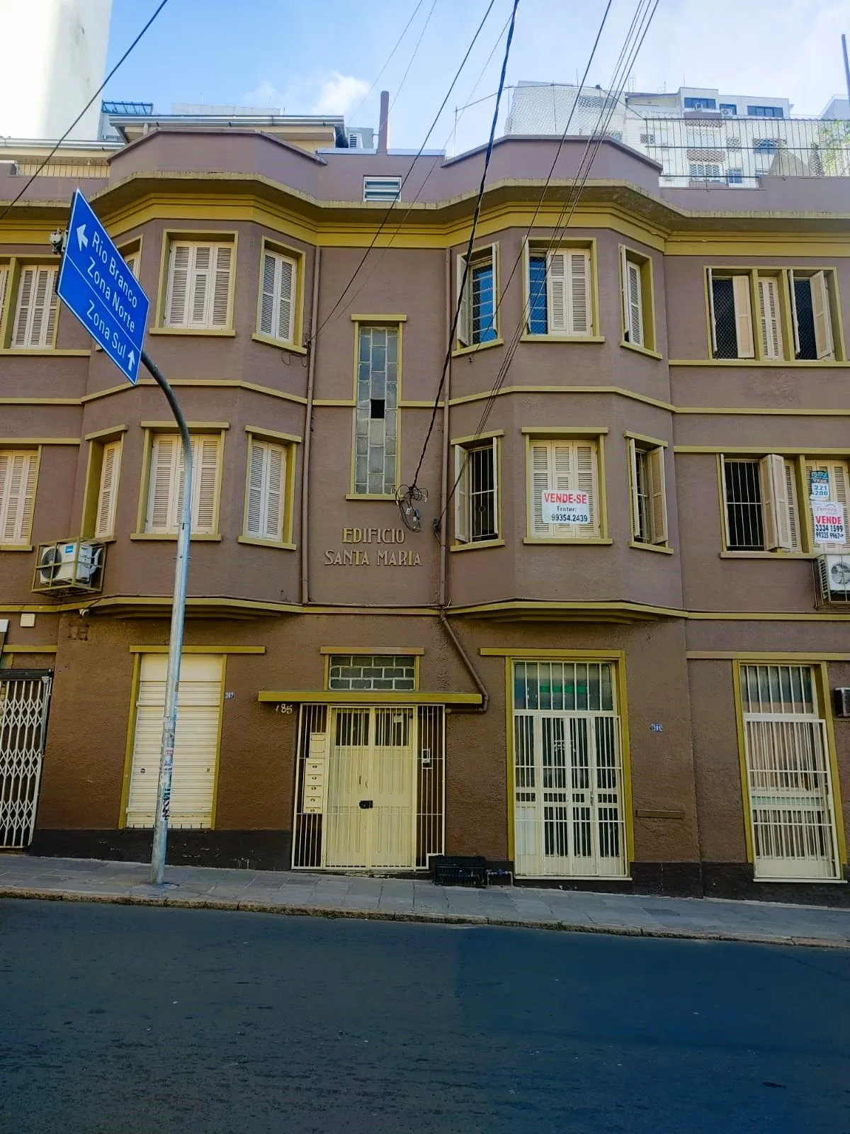 Imagem Apartamento 2 dormitórios semimobiliado próximo do Colégio Rosário