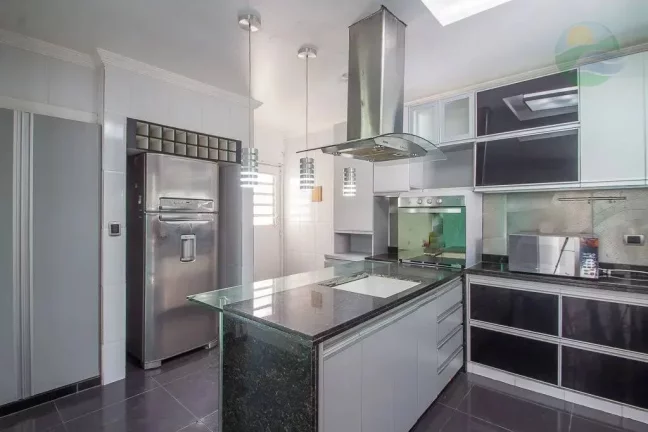 Imagem Casa alto padrão com 4 quartos, Piscina, para venda, em Candeias, Jaboatão dos Guararapes.