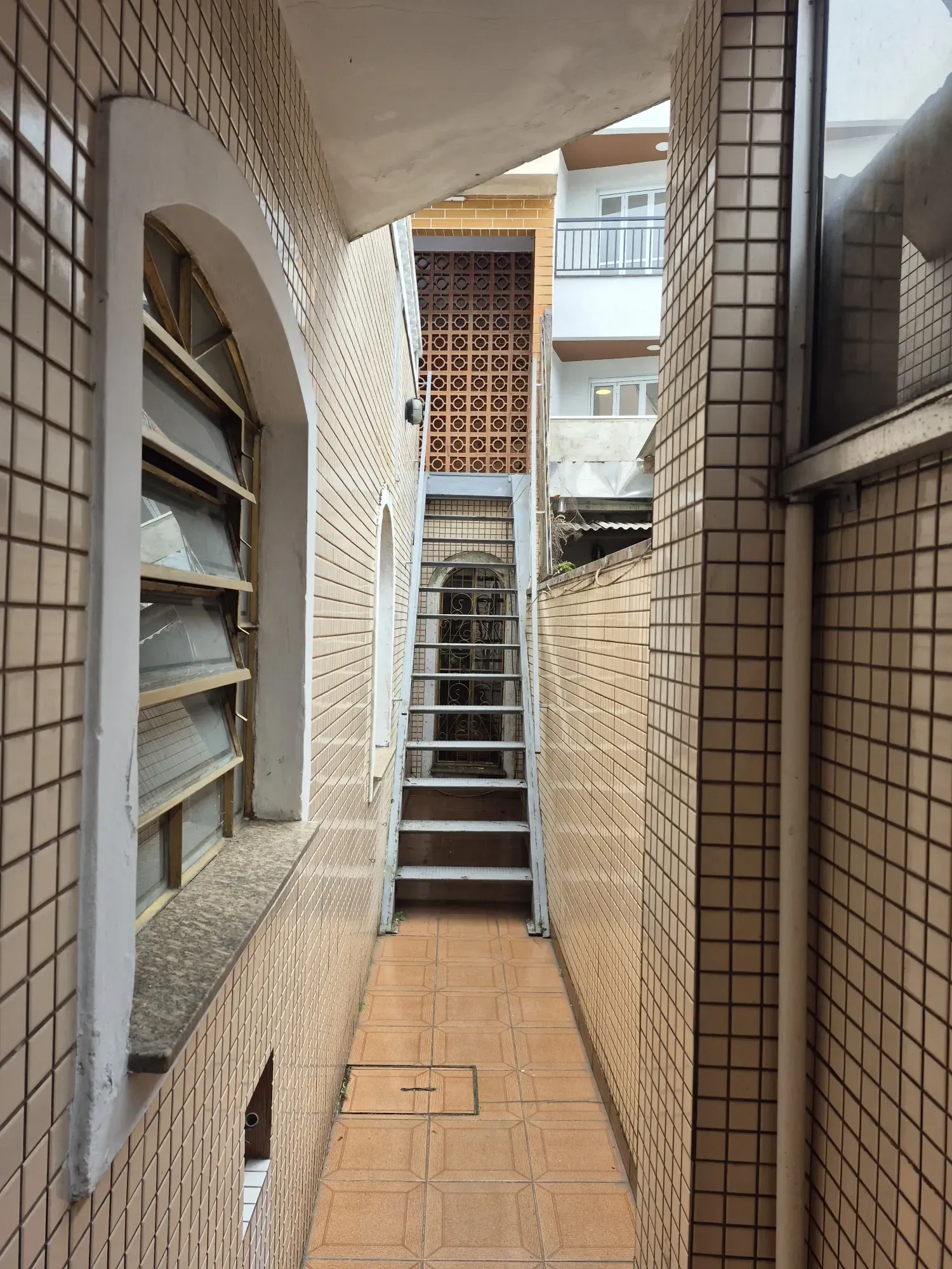 Imagem Casa com 4 Quartos à Venda, 200 m² em Vila Santo Estevão - São Paulo