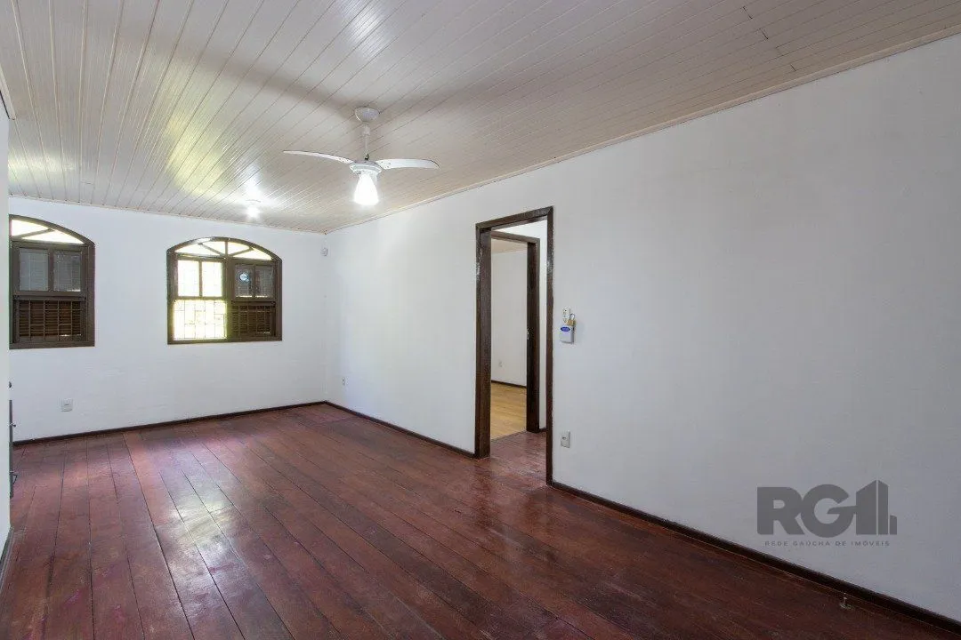 Imagem Casa para Venda - 200m², 3 dormitórios, 2 vagas - Cavalhada