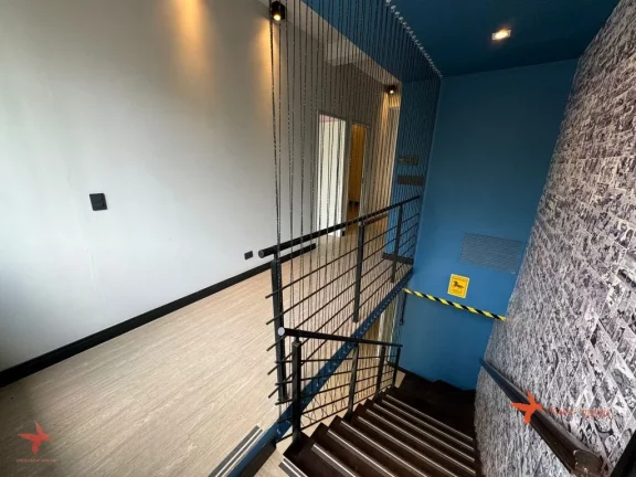 Imagem Casa Comercial à Venda em Pinheiros, São Paulo-SP: 5 Salas, 3 Banheiros, 1 Vaga de Garagem e 120m² de Área