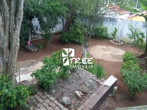 Imagem VENDA CASA LOCALIZADA NO BAIRRO SESC EM SUZANO COM A/T 145m² e A/C 360m² distribuídos em 3 dormitórios, 2 banheiros, 2 salas, cozinha. CONSULTE-NOS.