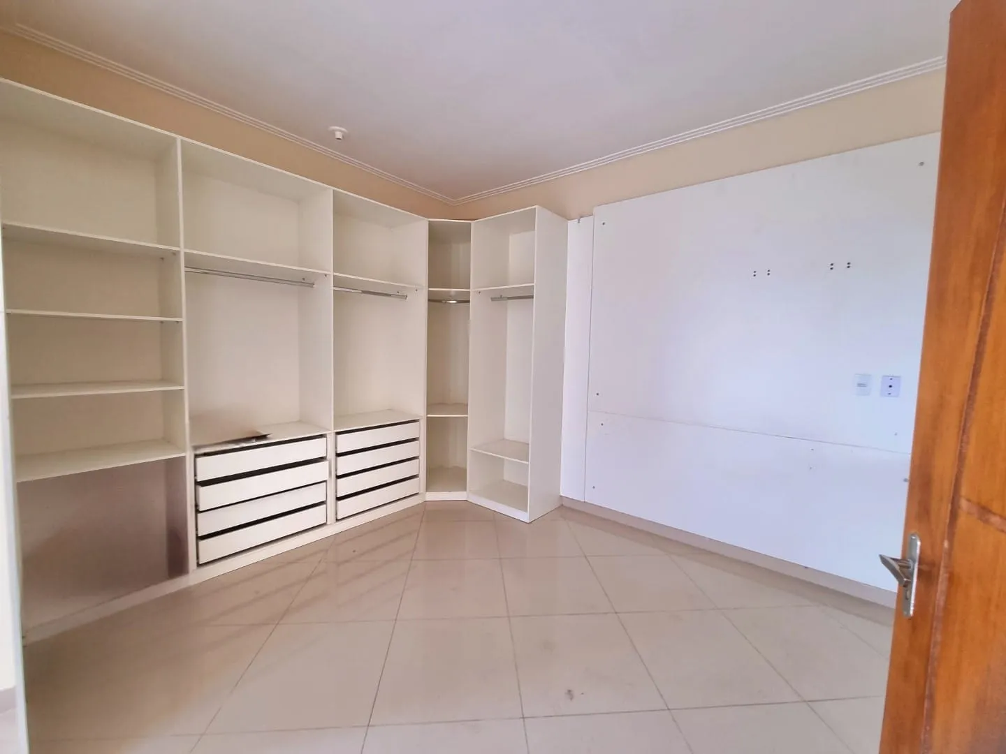 Imagem Sobrado para venda, Residencial e Comercial Portal dos Eucaliptos, Pindamonhangaba, SP