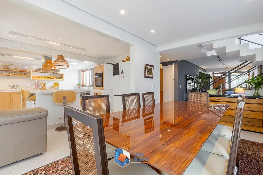 Imagem Casa para venda em Vila Ipojuca com 3 quartos, sendo 3 suítes, 290m²