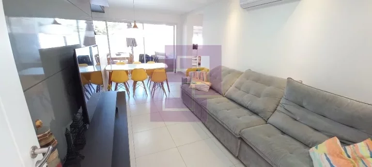 Imagem Tombo. Pé na Areia !!!!