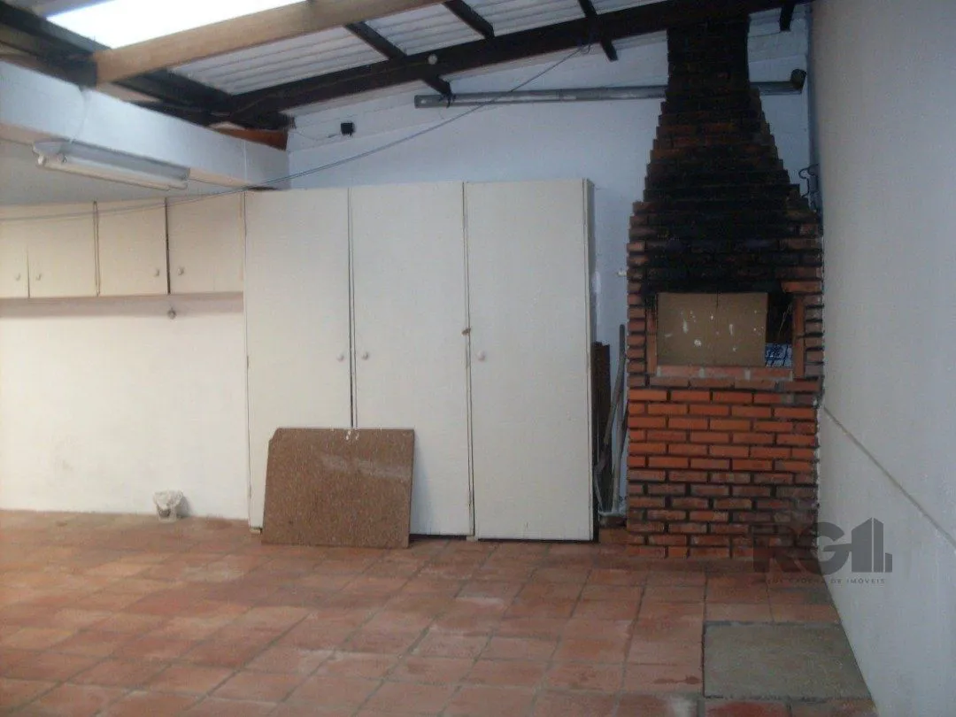 Imagem Casa comercial térrea na Av. Aparício Borges - Bairro Teresópolis
